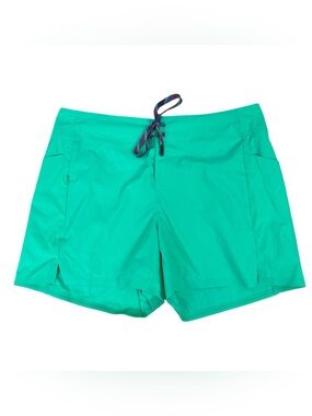 Title nine incrediboardie board shorts 4” size 8 NWT